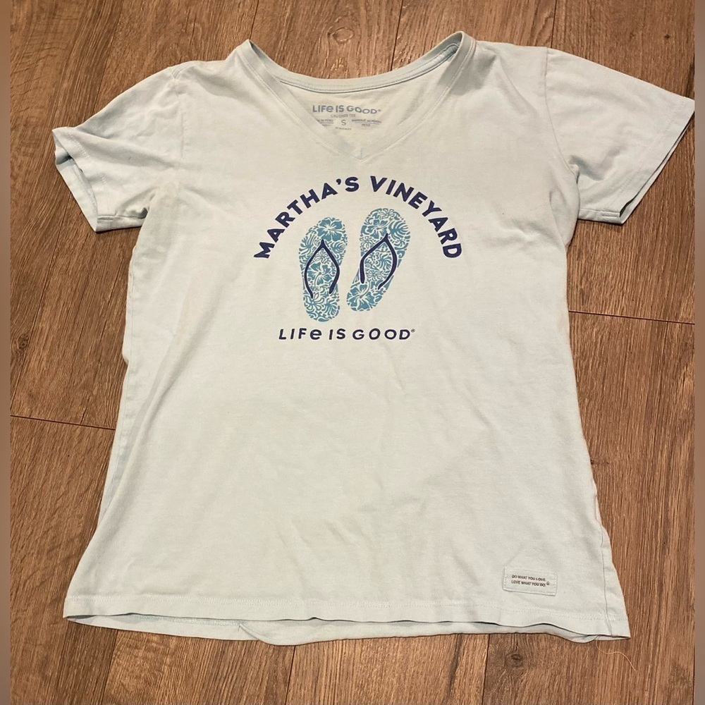 Life is Good Martha’s Vineyard small flip flops v-neck soft as a grape boutique - Picture 1 of 3